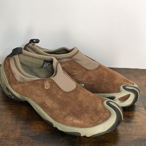 Teva Brown Suede Mountain Scuff Slip On Sneakers Outdoors Mens size 11 flawed